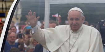 Il Papa ai giovani: lanciatevi nell'avventura della misericordia