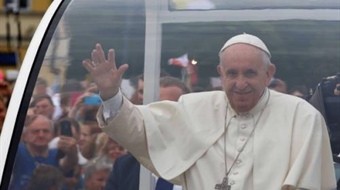 Il Papa ai giovani: lanciatevi nell'avventura della misericordia