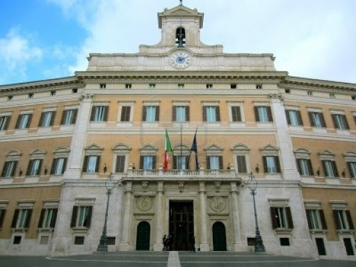 Ritardi, libro dei sogni e realtà